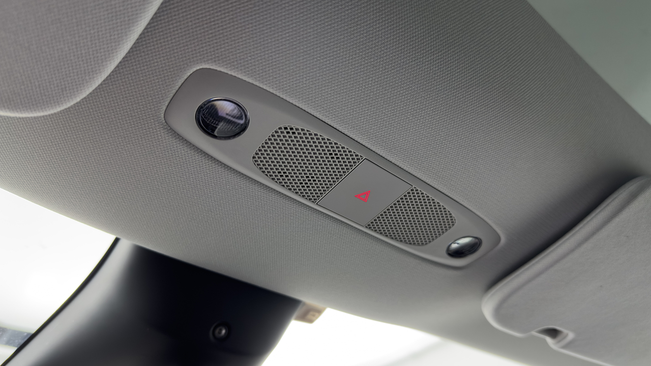 Tesla MODEL Y Standard RWD — photo 28