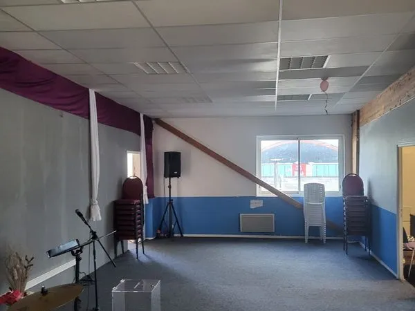 Deux salles à louer 95 m² et 33 m², Rennes Veyettes, juste en face ESAT Les Ateliers de l'Espoir, Id