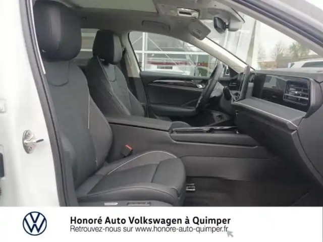Volkswagen Passat sw 1.5 ehybrid 204ch elegance dsg6 — photo 10
