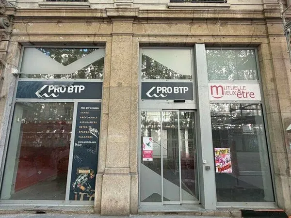 Local commercial 209 m²