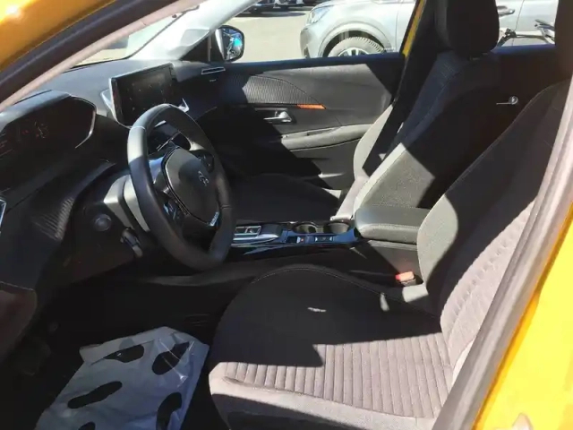 Peugeot 208 electrique 50 kwh 136ch — photo 14