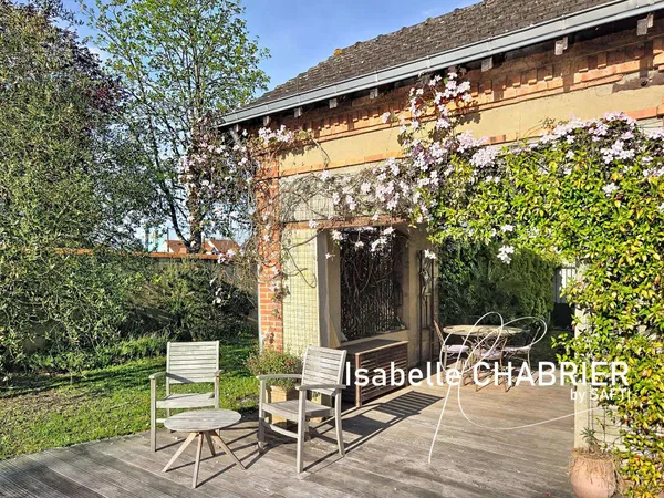 Maison 9 pièces 208 m²