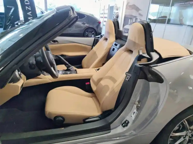 Mazda Mx-5 1.5 skyactiv-g 132ch kazari — photo 10