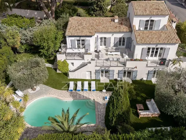 Villa 9 pièces 350 m²