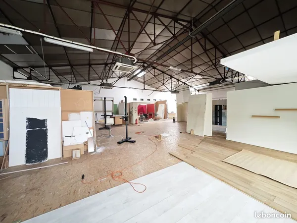 Local 5506 m² Tourcoing