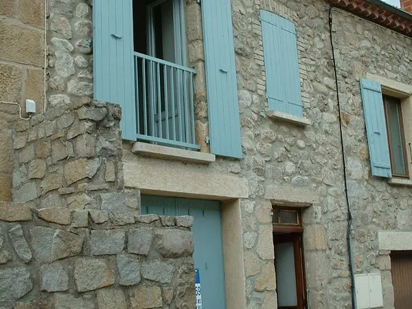 Appartement dans une maison de village (F4 de 90m2)
