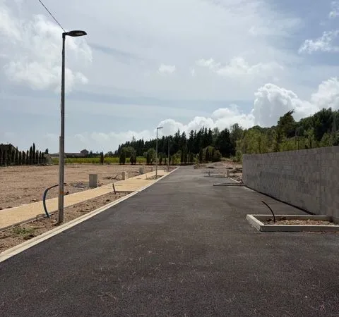 Terrain viabilisé de 390 m2 à LÉZIGNAN LA CEBE