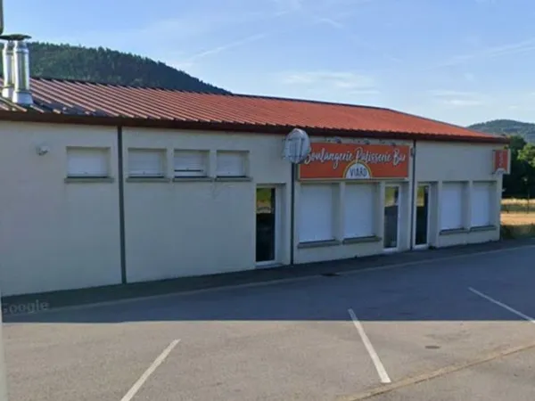 Commerce Location Les Poulières  220m² 520€