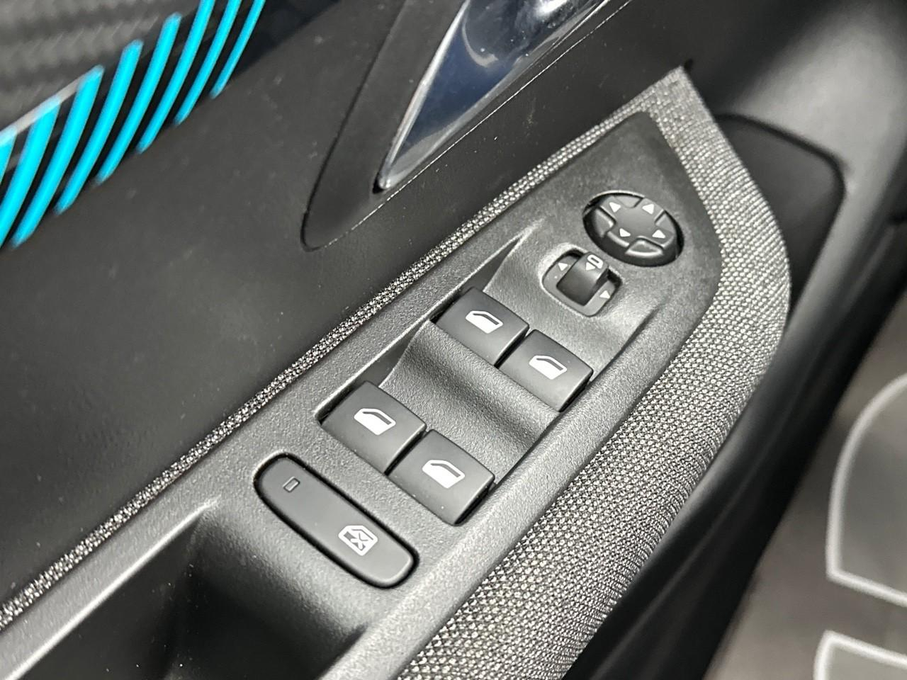 Peugeot 208 puretech 100 s&s bvm6 style — photo 15