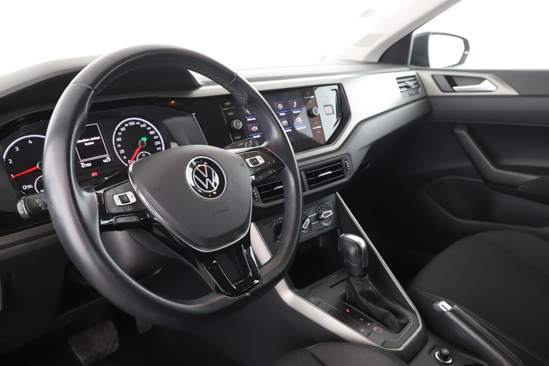 Volkswagen Polo 1.0 TSI Lounge Business DSG7 — photo 10