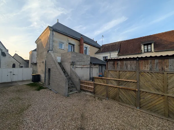 Maison spacieuse de 311 m² à vendre à Saint-Senoch, idéale investisseur