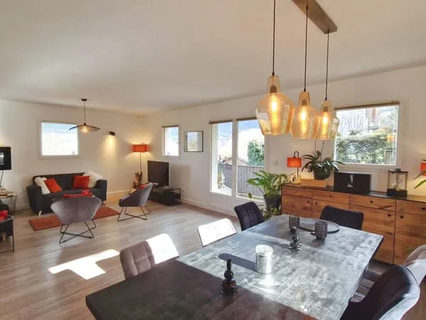 VIVIERS DU LAC appartement T6duplex récent