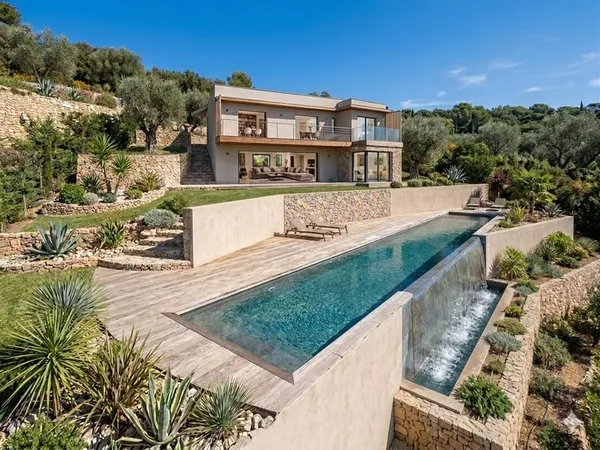 EXCLUSIVITE VENCE - Terrain à bâtir avec vue mer - PC accordé