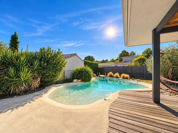 Maison de 143 m2 avec garage et piscine lagon