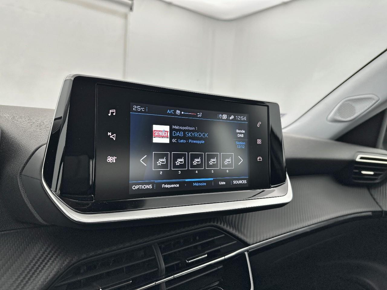 Peugeot 2008 puretech 100 s&s bvm6 active — photo 22