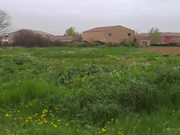 Terrain 640 m²