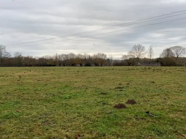 Terrain 573 m²