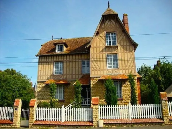 Pour le prix d'un studio à Paris; Villa Anglo Normande