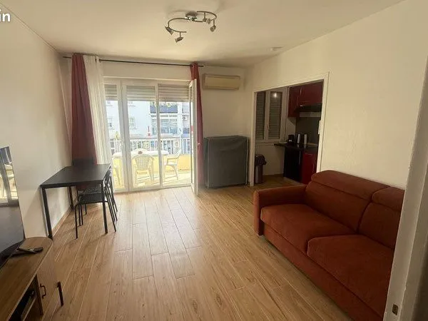 Studio 32 m2 refait à neuf