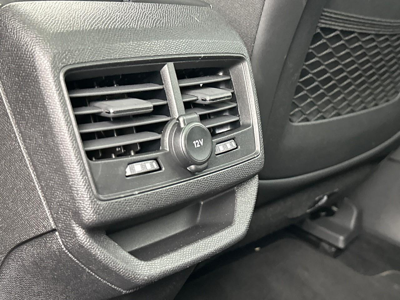 Peugeot 3008 puretech 130ch s&s eat8 gt pack — photo 38