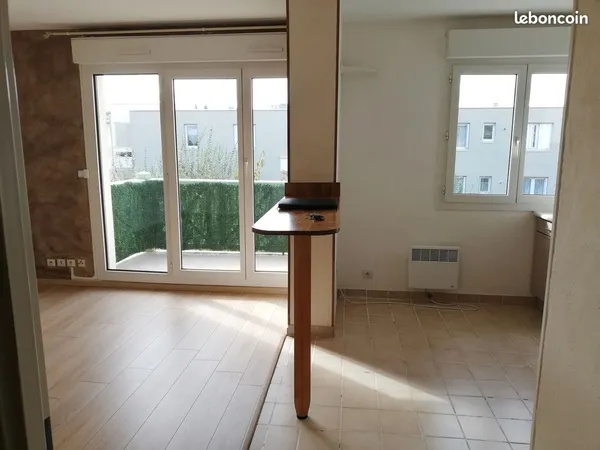 Grand studio de 30 m² à DOMONT