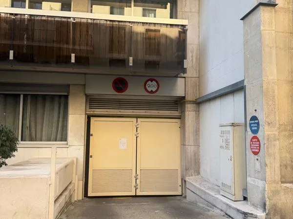 Parking voiture Paris 16 - Faisanderie