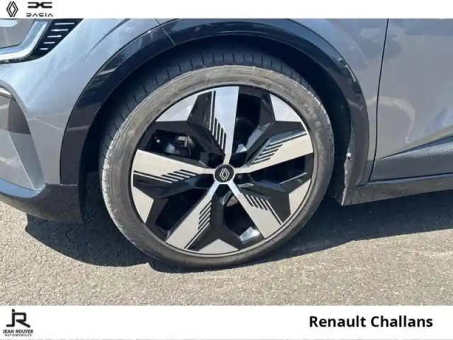 Renault Megane e-tech electric ev60 220ch techno super charge — photo 8