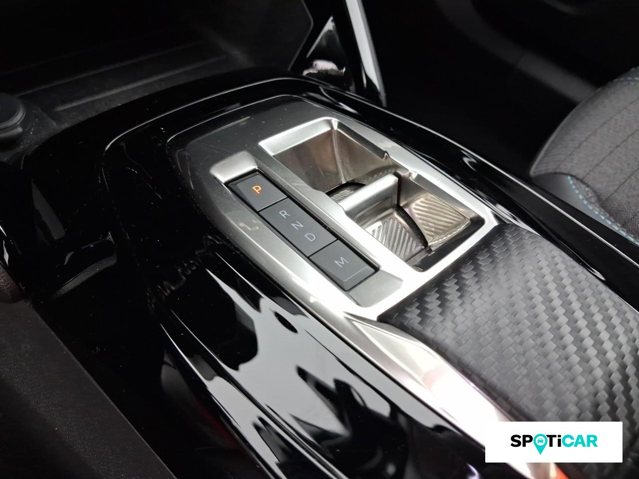Peugeot 2008 1.2 puretech 100ch s&s allure pack — photo 14