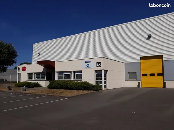 Atelier 250m² bureaux 43m²