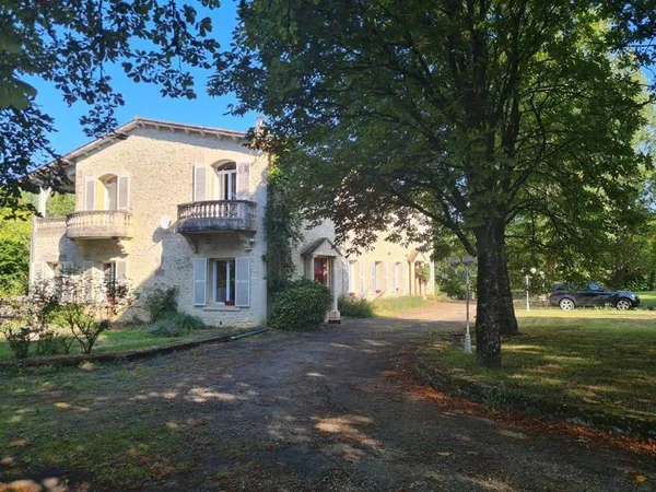 Manoir de 16 pièces principales