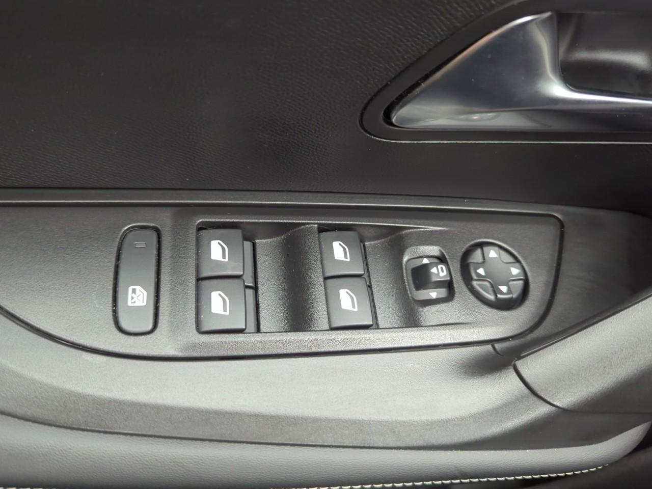Peugeot 2008 hybrid 145 e-dcs6 allure — photo 22
