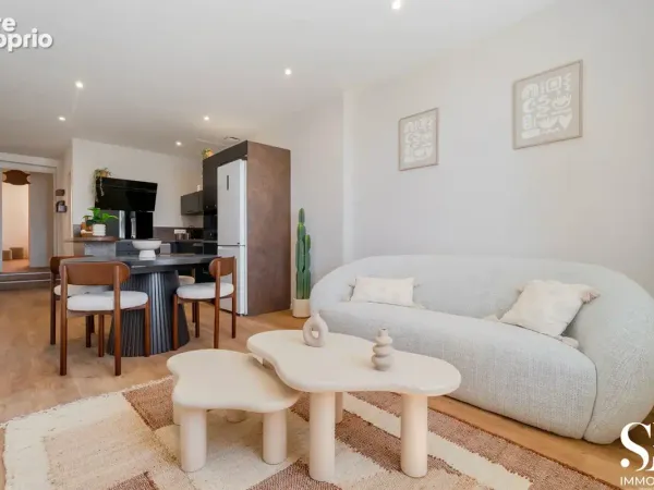 BANDOL CENTRE - Appartement T3 rénové Vue mer, proche plage et port