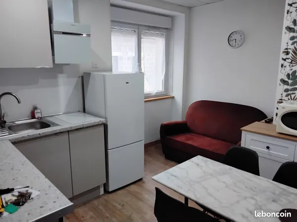 Loue F Meublé 2ème étage avec garage,pour étudiants