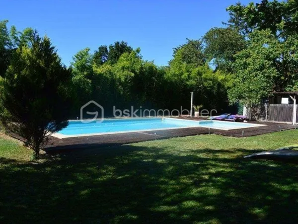 Maison 10 pièces 450 m²