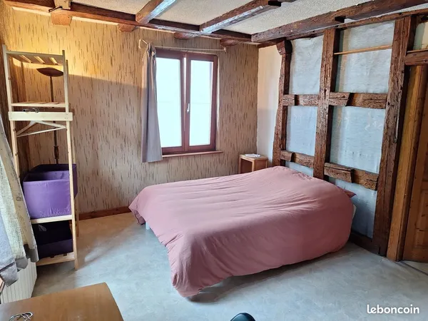Chambre meublée