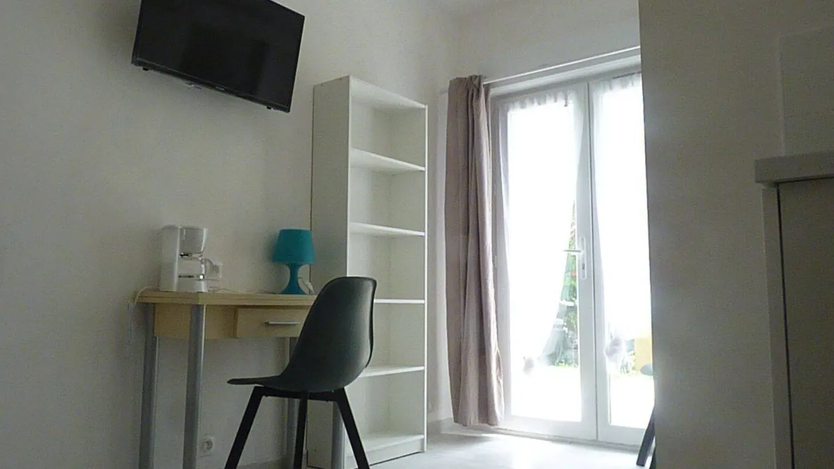 Photo 1