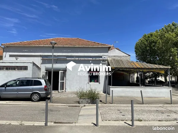 Local 160 m² Port-Saint-Louis-du-Rhône