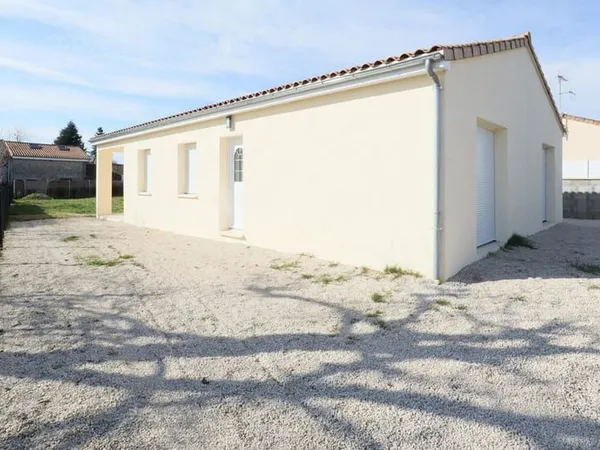 Maison 100m2, 3 chambres à 2 minutes de CIVRAY