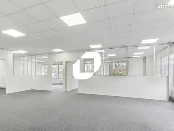 Bureau 407 m²