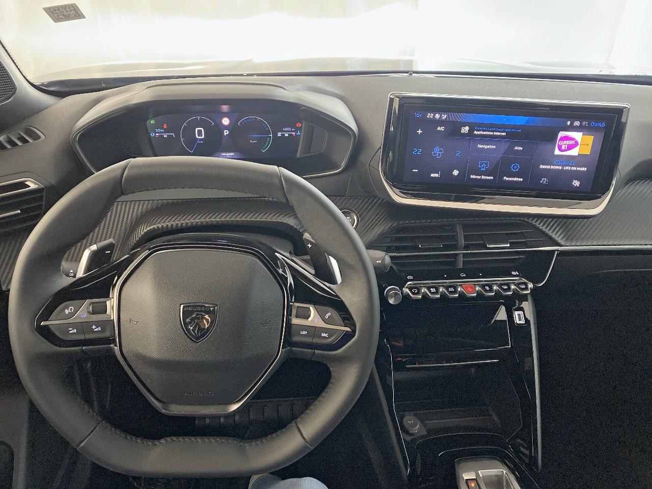 Peugeot 2008 hybrid 145 ch e-dcs6 allure — photo 15