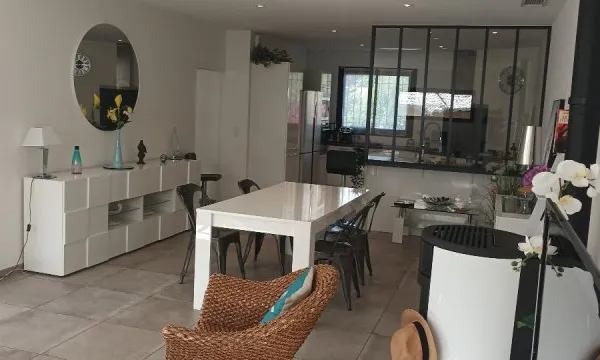 Location saisonnière villa meublé, 3 chambres, jardin et parking clos