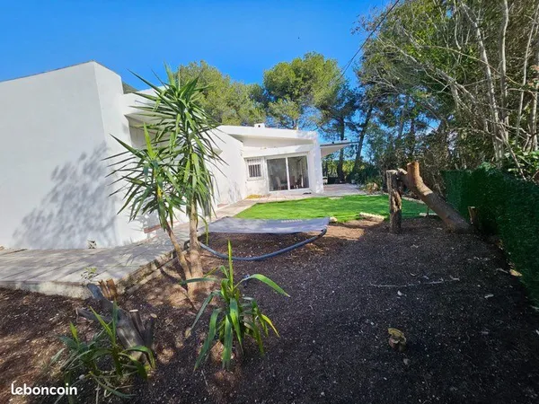 Villa T5 de plain-pied et grand jardin - Bail meublé