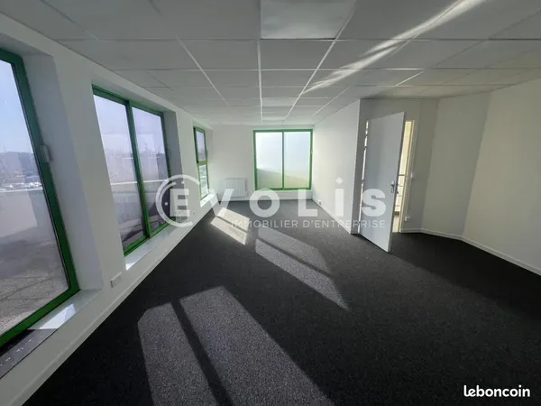 Bureau 59 m²