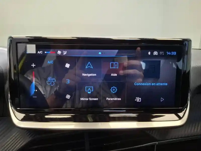 Peugeot 208 turbo 100 ch bvm6 — photo 3