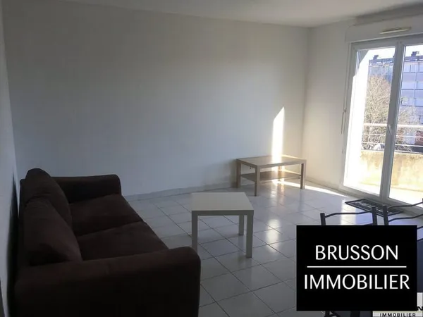 T2 MEUBLE DANS RESIDENCE SECURISEE AVEC PLACE DE PARKING