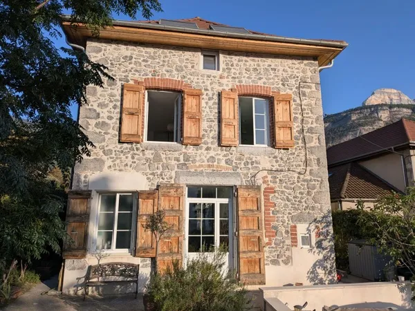 Vends maison de charme en pierre sans travaux