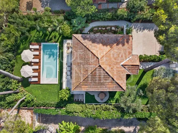 Villa 5 pièces 180 m²