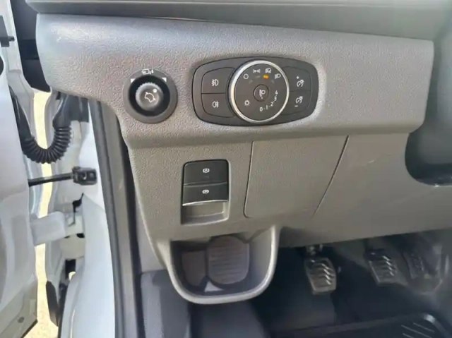 Ford Transit fourgon fg t310 l2h2 2.0 ecoblue 130ch trend — photo 27