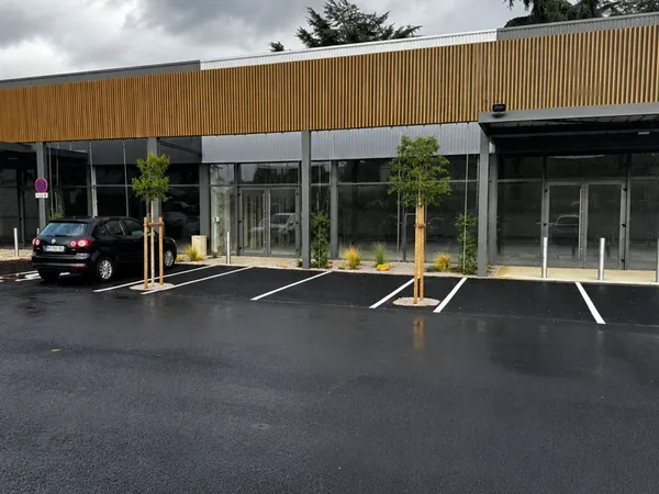 Local commercial 150 m²