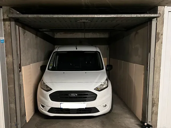 Garage / Box sécurisé à louer - Quartier Perralière